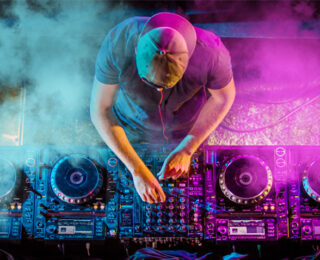 Müzik Aşkıyla Yanıp Tutuşturan Dj'ler