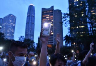 Facebook, Google ve Twitter, Hong Kong Veri Taleplerini Durdurdu